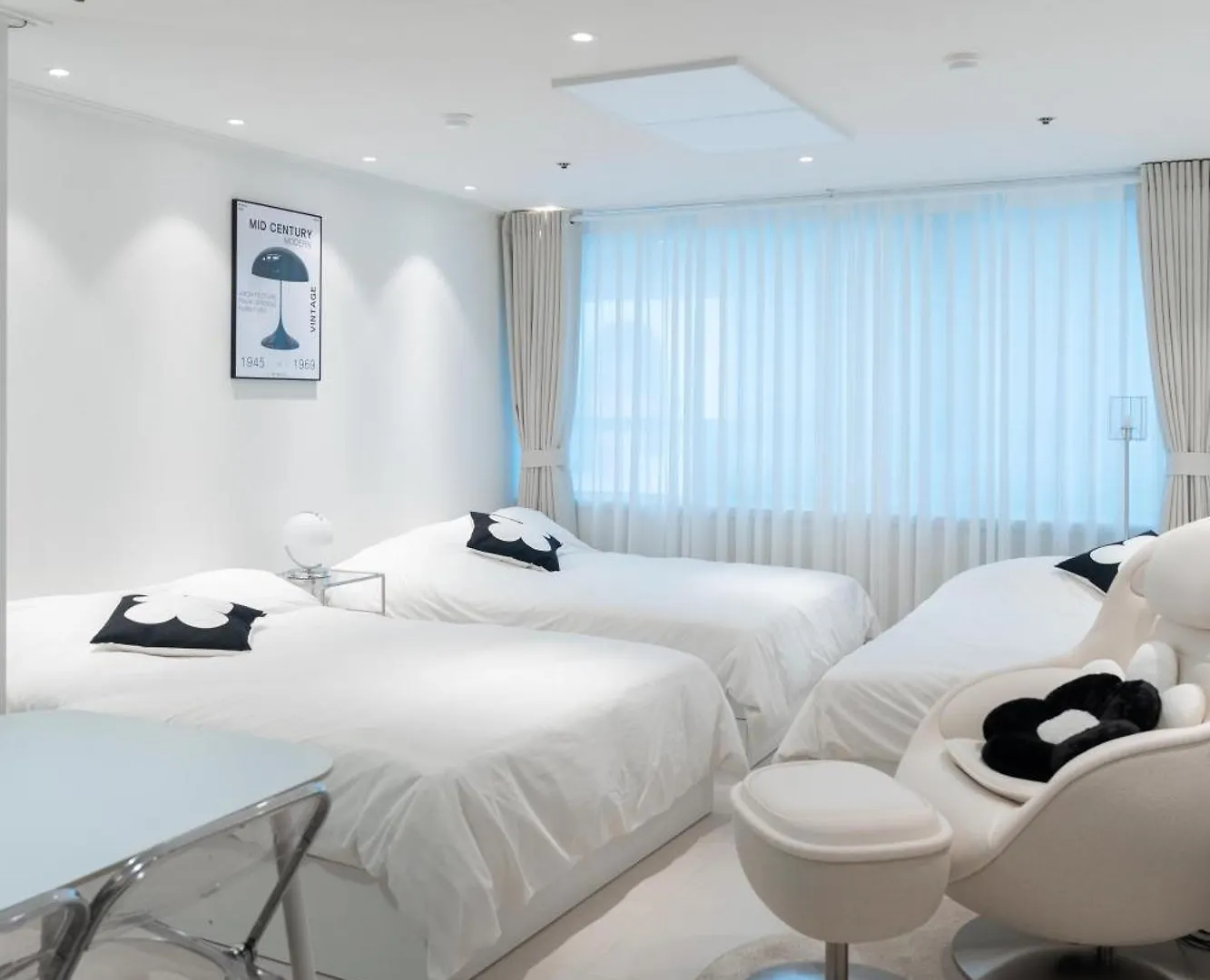 Apartment New Hongdae Stn 30Sec #Massage Chair #Netflix #Purifier V Seoul