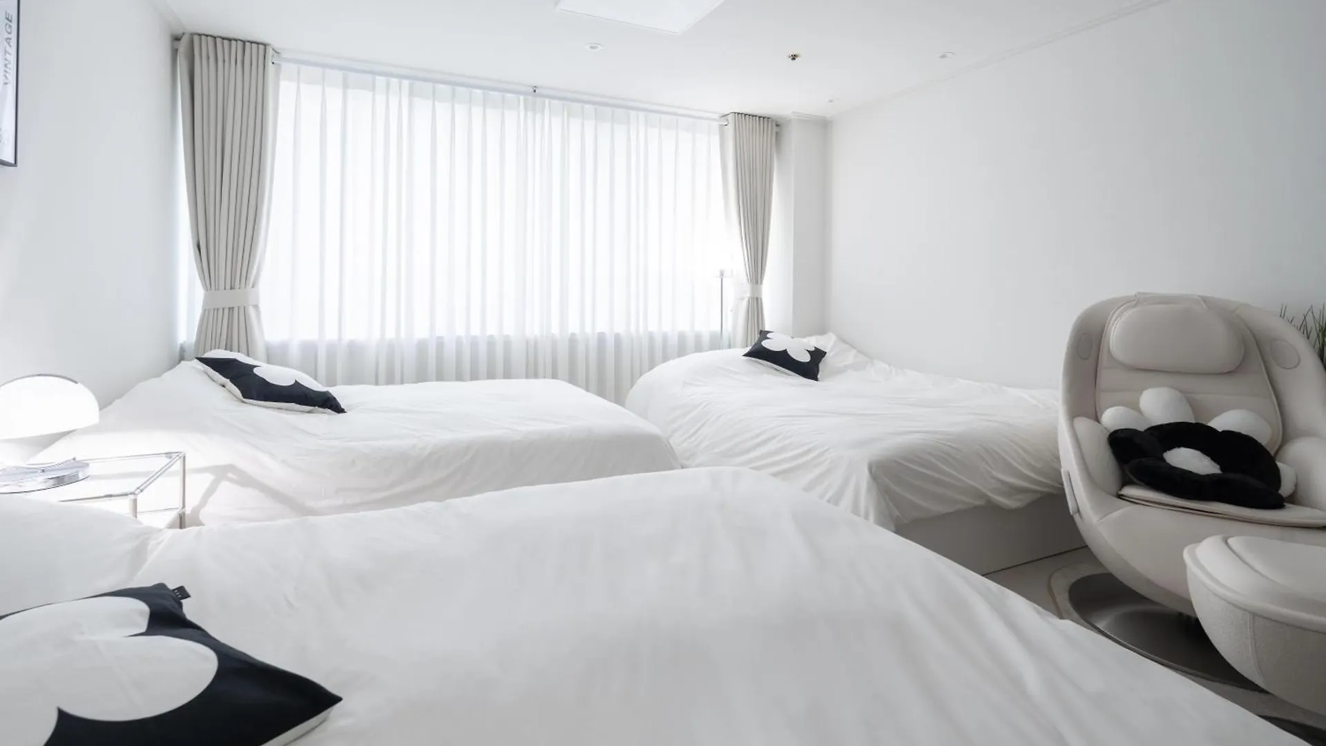 Apartment New Hongdae Stn 30Sec #Massage Chair #Netflix #Purifier V Seoul South Korea