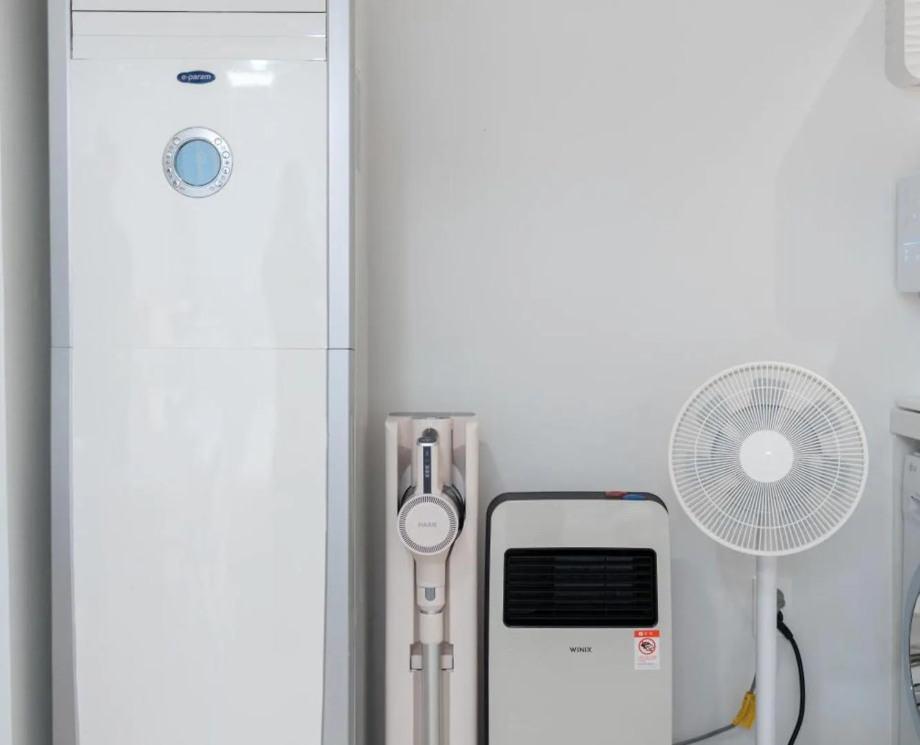New Hongdae Stn 30Sec #Massage Chair #Netflix #Purifier V Seoul Apartment